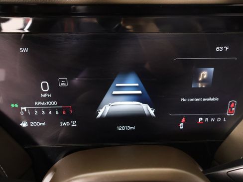 Used 2025 GMC Yukon Elevation w/ Elevation Premium Package AWD/4WD image 4