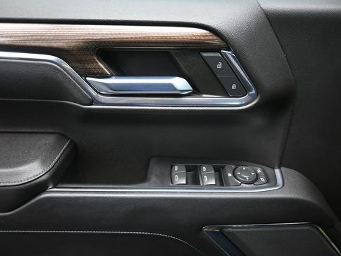 Used 2022 Chevrolet Silverado 1500 LT Trail Boss AWD/4WD image 15