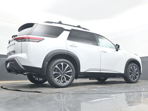 New 2026 Nissan Pathfinder Platinum AWD/4WD image 30