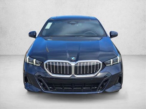 Used 2026 BMW 530i w/ M Sport Package RWD image 2