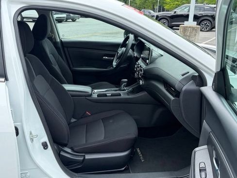 Certified 2024 Nissan Sentra SV FWD image 25