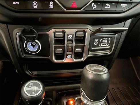 Used 2021 Jeep Wrangler Unlimited Sahara image 26