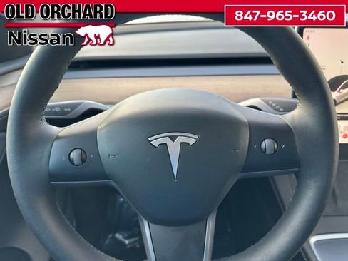 Used 2022 Tesla Model Y Long Range image 21