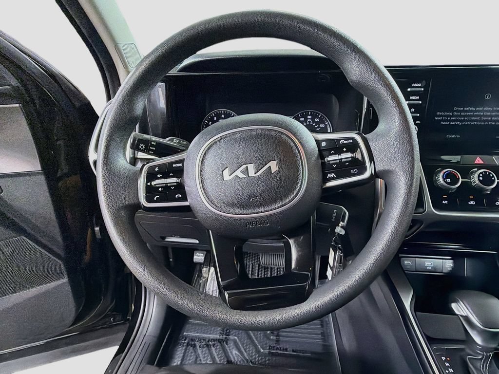 Used 2023 Kia Sorento LX FWD image 13