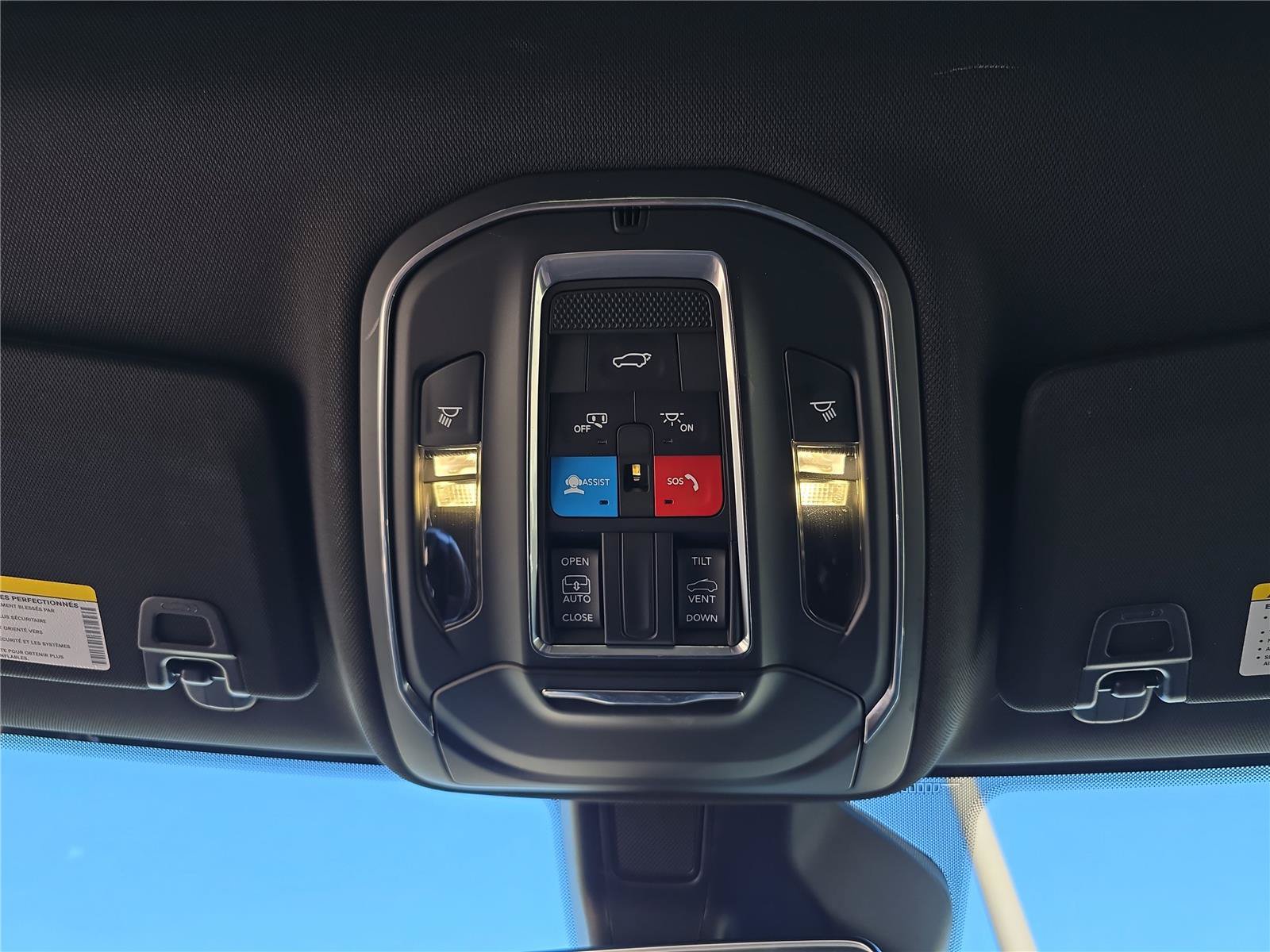 Used 2025 Jeep Grand Cherokee Laredo X w/ Luxury Tech Group I AWD/4WD image 25