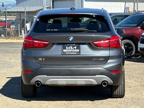 Used 2019 BMW X1 xDrive28i w/ Convenience Package AWD/4WD image 5