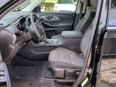 Used 2020 Chevrolet Traverse LS FWD image 18