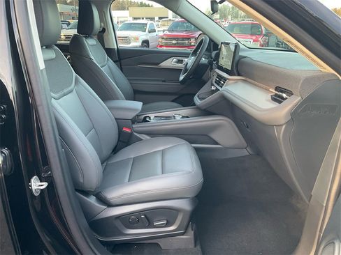 New 2026 Ford Explorer Active w/ Active Comfort Package image 12