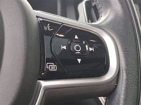 Used 2020 Volvo S60 T6 Momentum image 17