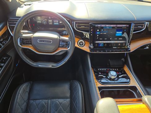 Used 2022 Jeep Grand Wagoneer Series III AWD/4WD image 14