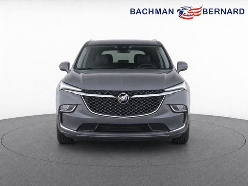 Used 2023 Buick Enclave Avenir AWD/4WD image 2