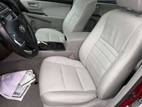 Used 2016 Toyota Camry XLE w/ Moonroof Package FWD image 16