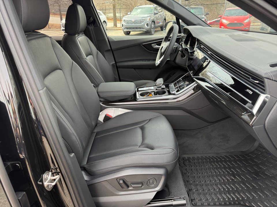 New 2026 Audi Q7 3.0T Premium Plus AWD/4WD image 28