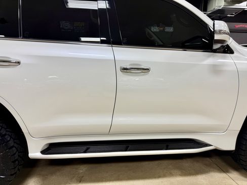 Used 2016 Lexus LX 570 4WD w/ Luxury Package image 15