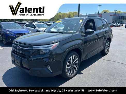 Used 2025 Subaru Forester Touring AWD/4WD image 1