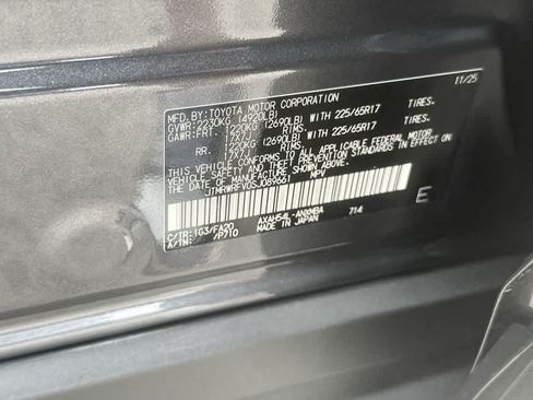 Used 2025 Toyota RAV4 XLE AWD/4WD image 18