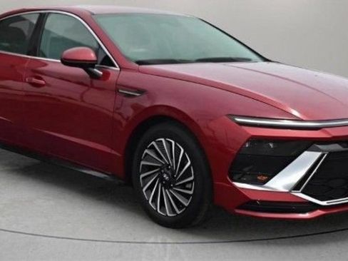 Used 2025 Hyundai Sonata SEL FWD image 4