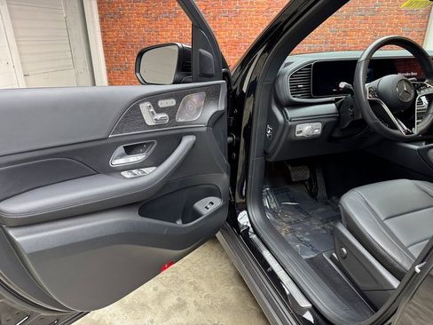 Certified 2025 Mercedes-Benz GLS 450 4MATIC image 9