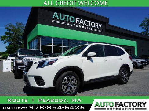 Used 2023 Subaru Forester Premium AWD/4WD image 1