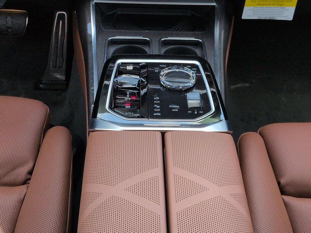 New 2026 BMW 740i xDrive AWD/4WD image 18