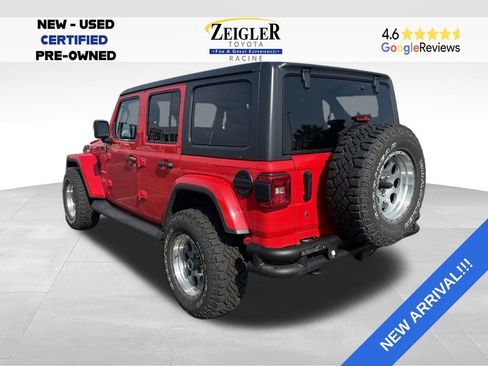 Used 2019 Jeep Wrangler Unlimited Sahara AWD/4WD image 4