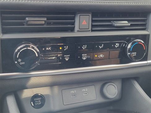 New 2025 Nissan Rogue S image 23