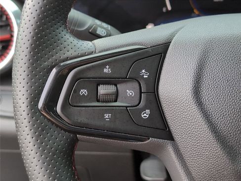 Used 2024 Chevrolet Trax RS w/ Sunroof Package image 31