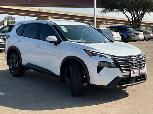 New 2026 Nissan Rogue SV image 4