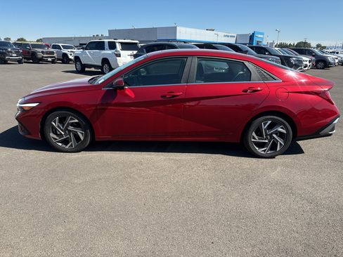 Used 2024 Hyundai Elantra Limited FWD image 20