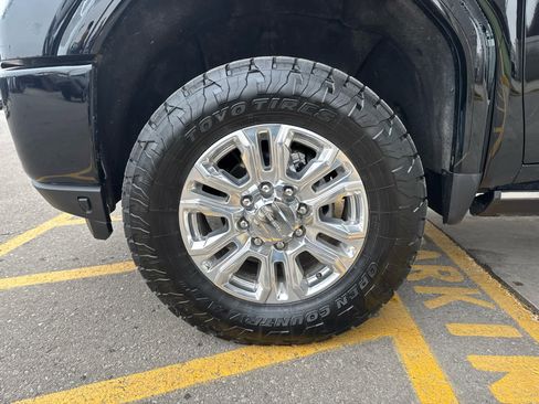 Used 2023 GMC Sierra 2500 Denali w/ Denali Ultimate Package image 7