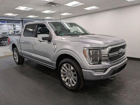 Used 2022 Ford F150 Limited image 3