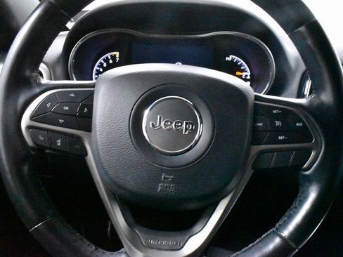 Used 2020 Jeep Grand Cherokee Altitude image 19