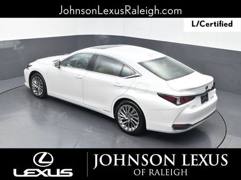 Certified 2022 Lexus ES 300h Ultra Luxury w/ Accessory Package 2 FWD image 26