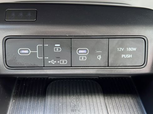 Certified 2024 Hyundai Kona Limited FWD image 22