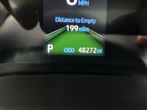 Certified 2024 Toyota Sienna XLE FWD image 27