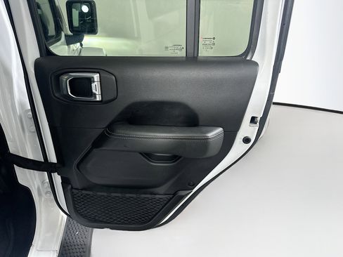 Used 2023 Jeep Wrangler Unlimited Sahara w/ Dual Top Group AWD/4WD image 28