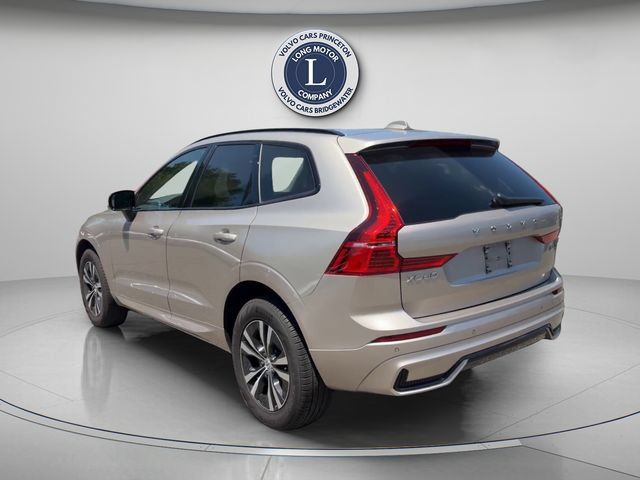 Certified 2025 Volvo XC60 B5 Core AWD/4WD image 3