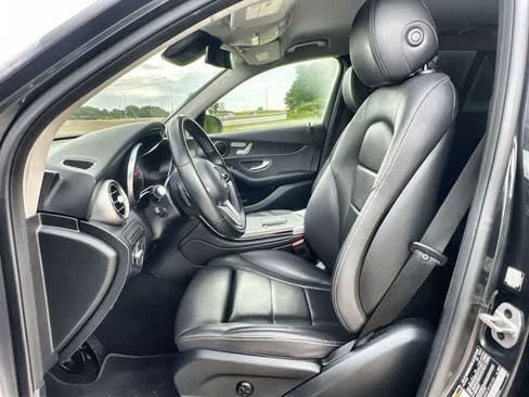Used 2022 Mercedes-Benz GLC 300 image 11