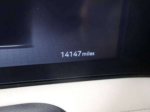 Used 2024 Nissan Ariya AWD image 35