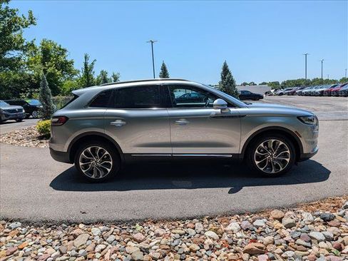 Used 2023 Lincoln Nautilus Reserve AWD/4WD image 6