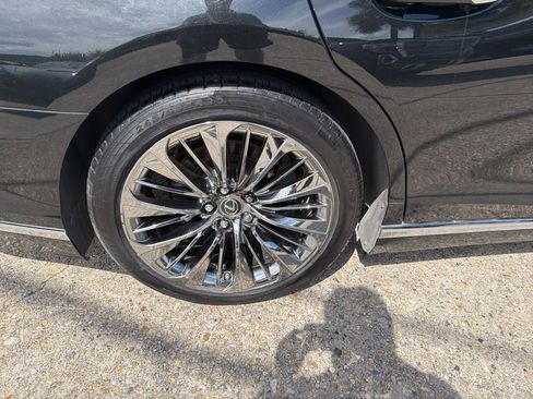 Used 2020 Lexus LS 500 w/ Interior Upgrade Package image 22