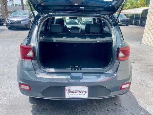 Used 2025 Hyundai Venue Limited FWD image 5