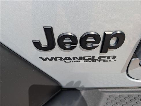 Used 2022 Jeep Wrangler Unlimited Sport AWD/4WD image 9