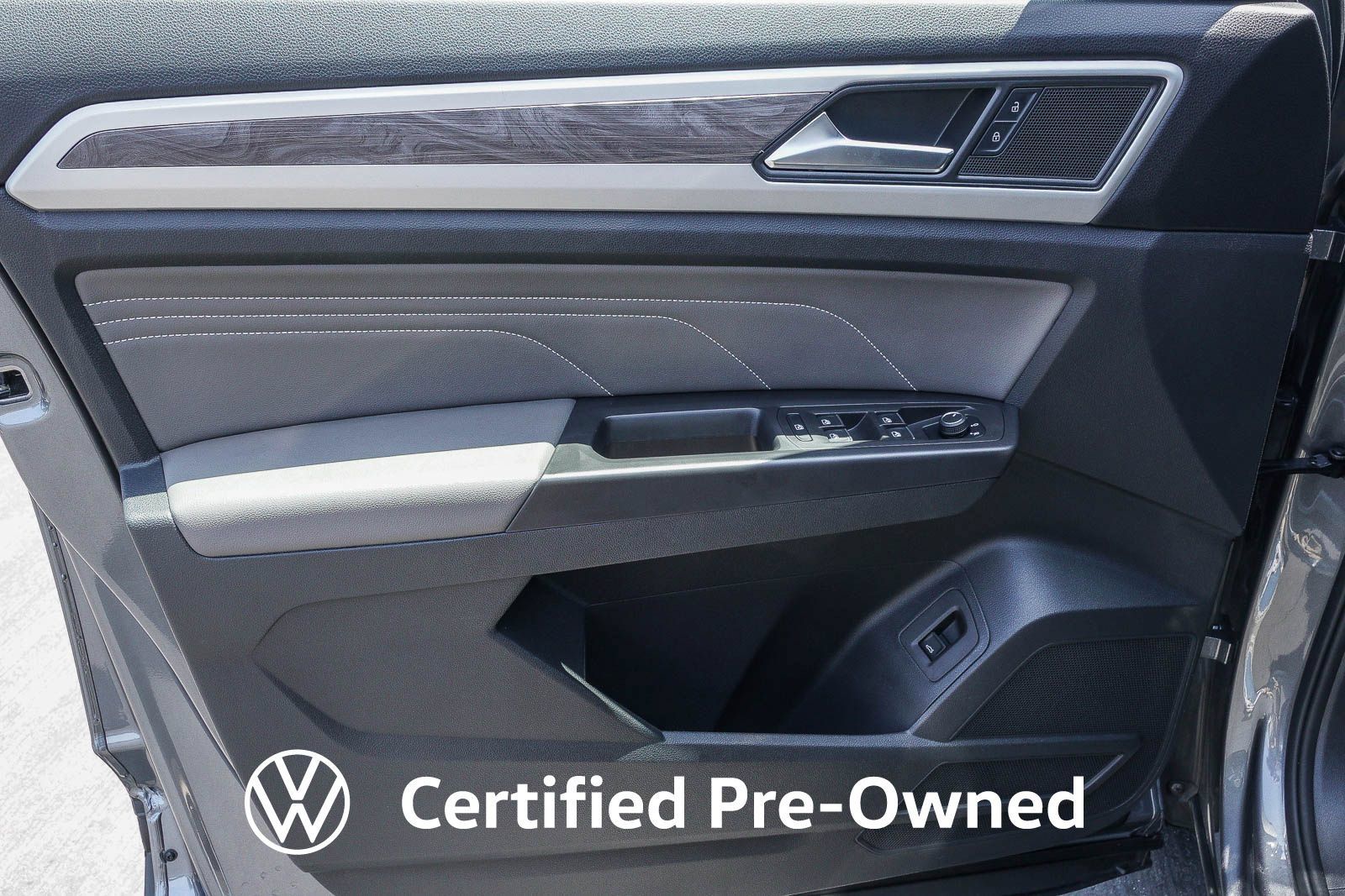 Certified 2023 Volkswagen Atlas Cross Sport SE FWD image 22