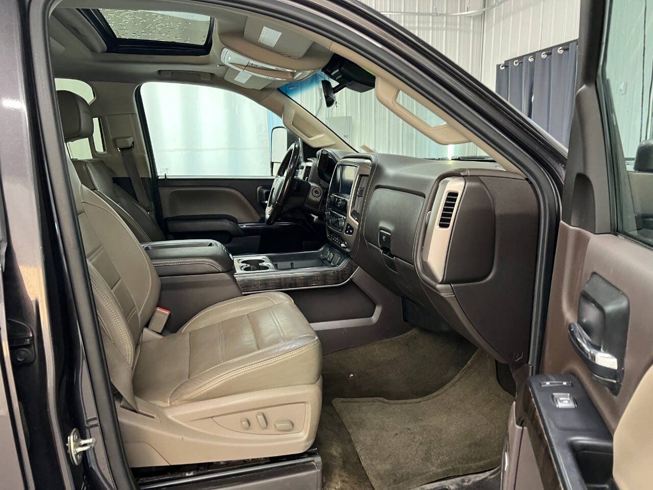 Used 2015 GMC Sierra 2500 Denali w/ Duramax Plus Package AWD/4WD image 12