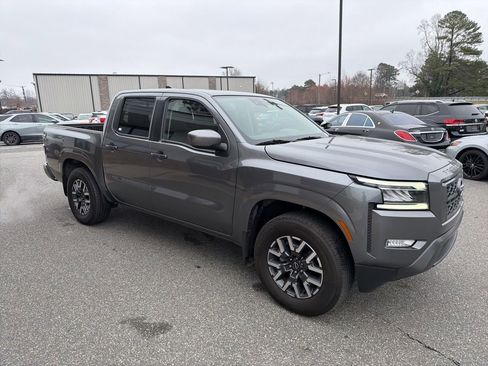 Used 2024 Nissan Frontier SL w/ Technology Package image 9