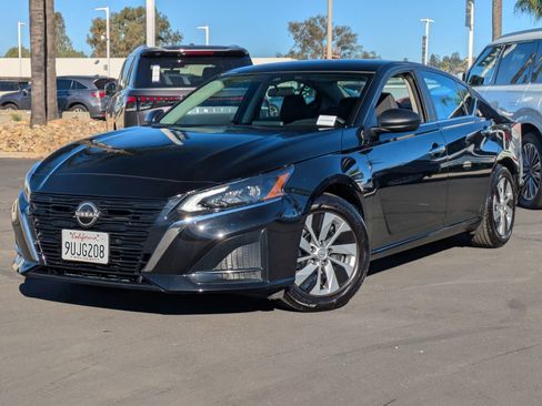 Certified 2025 Nissan Altima 2.5 S image 1