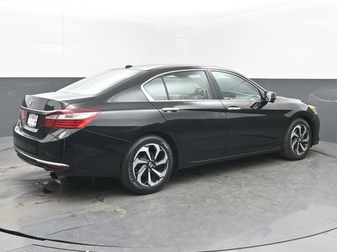 Used 2016 Honda Accord EX-L image 9