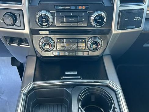 Certified 2018 Ford F250 Platinum w/ Platinum Ultimate Package AWD/4WD image 21