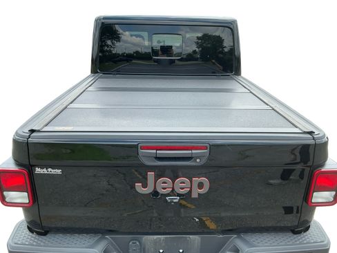 Used 2023 Jeep Gladiator Mojave w/ Cold Weather Group AWD/4WD image 17